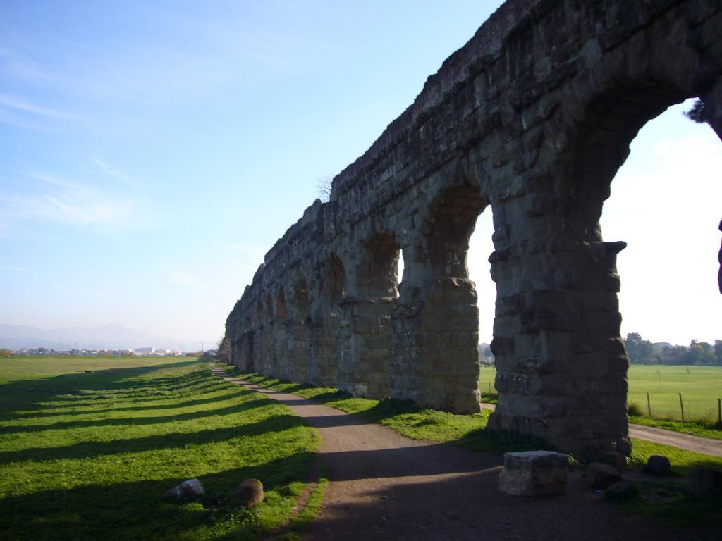 מלון Desiderio Di Roma חדר תמונה